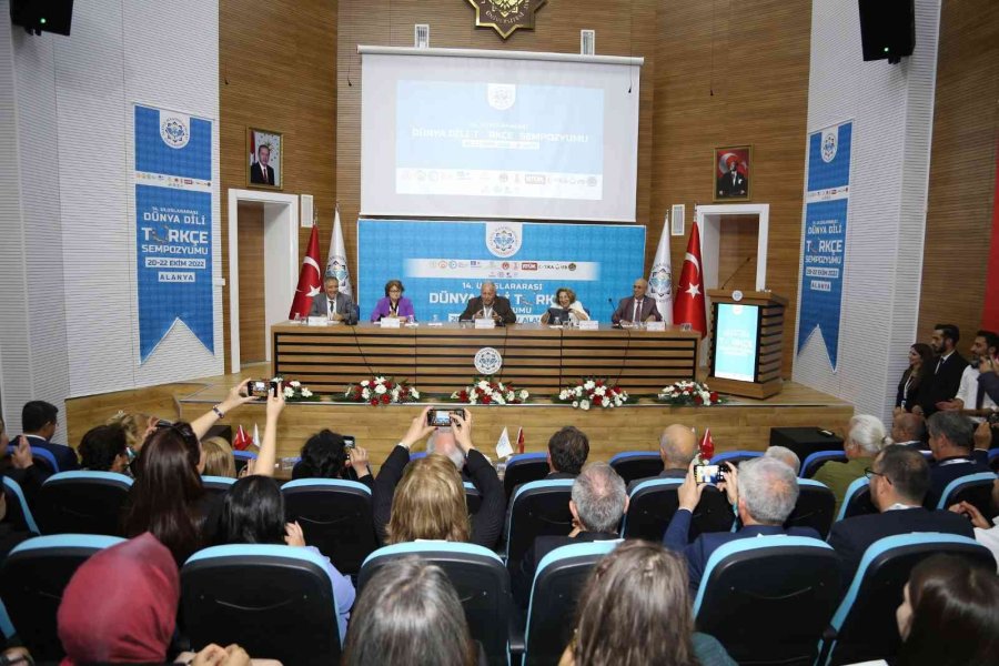 14. Uluslararası Dünya Dili Türkçe Sempozyumu Sona Erdi