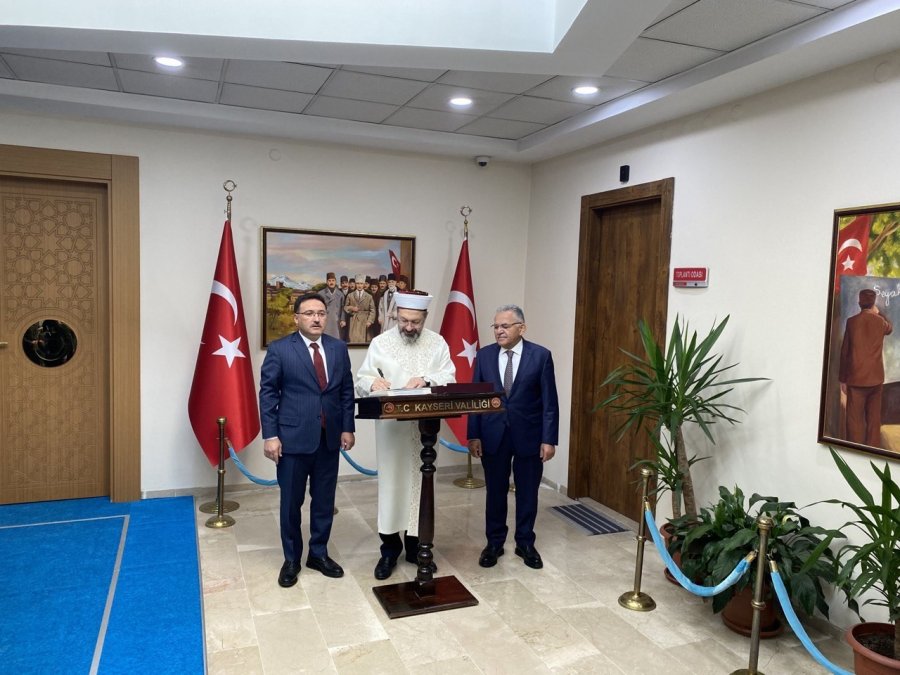 Camiler Güneş Enerjisi Paneli İle Aydınlanma Ve Isınma İhtiyacını Karşılayacak