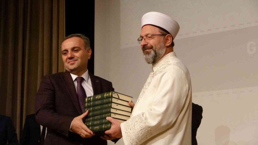 Diyanet İşleri Başkanı Erbaş: "dünyanın İslam’a İhtiyacı Var. Bunu Gür Sesle Her Yerde Söylemeliyiz"