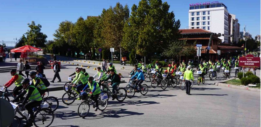 İklim Değişikliğine Dikkat Çekmek İçin Pedal Çevirdiler