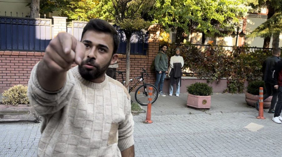 Tartışmayı Görüntüleyen İha Muhabirine Tehdit