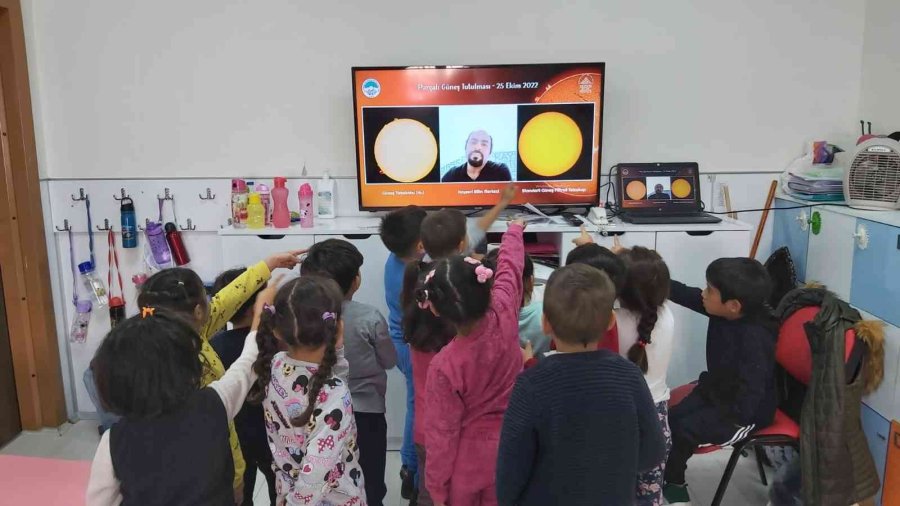 Kayseri Bilim Merkezi "güneş Tutulması" Heyecanını Canlı Yayınladı