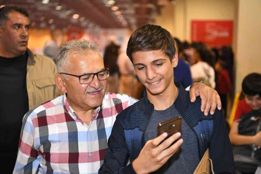 Kayseri Kitap Fuarı, Ünlü Yazarların Uğrak Yeri Oldu