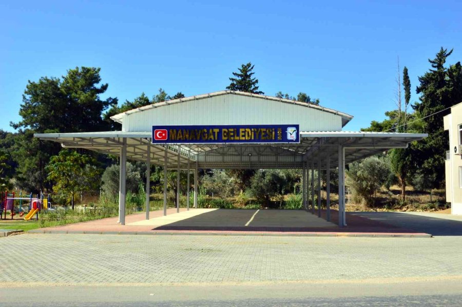 Manavgat Belediyesi’nden Hatipler’e Kapalı Alan