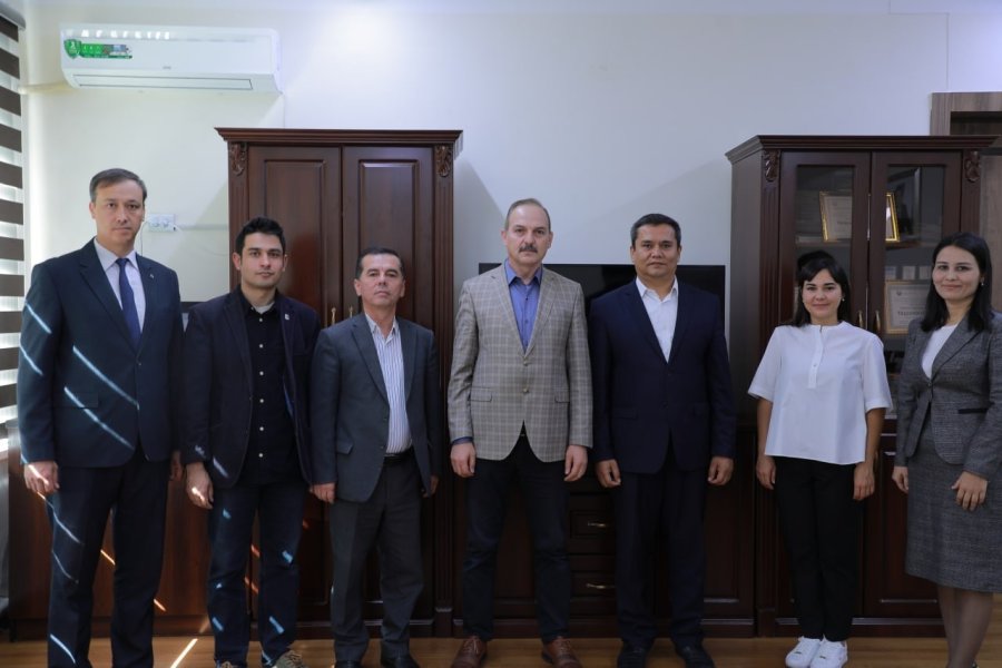 Neü, Özbekistan’da Uluslararası Kongre Gerçekleştirerek İş Birliklerine İmza Attı