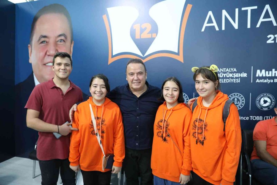 Antalya Kitap Fuarı’nın 5’nci Gününde Ziyaretçi Rekoru