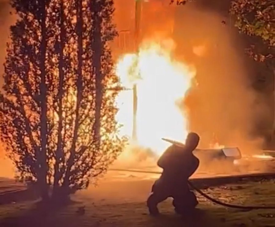 Ateşe Verilen Çocuk Parkı Kullanılmaz Hale Geldi