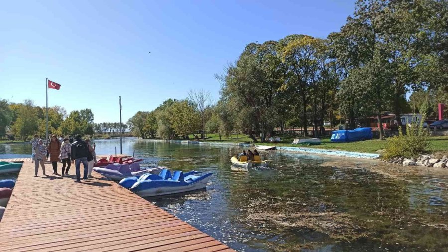 Azerbaycanlı Öğrenciler Sakaryabaşı’nda Keyifli Zaman Geçirdi