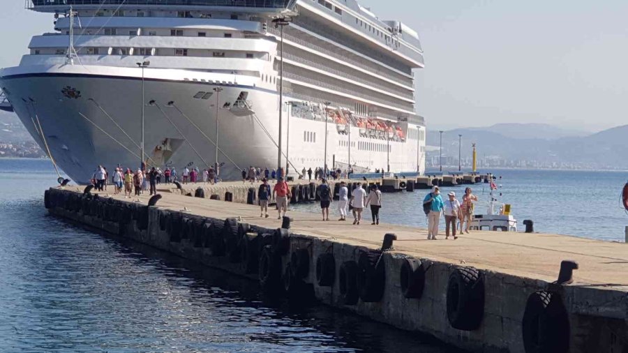 ‘marina’ İle 976 Turist Alanya’ya Geldi