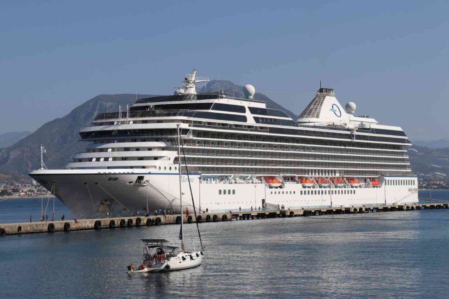 ‘marina’ İle 976 Turist Alanya’ya Geldi