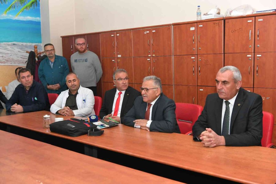 Başkan Büyükkılıç, Kariyer Günleri’nde Öğrencilerle Buluştu