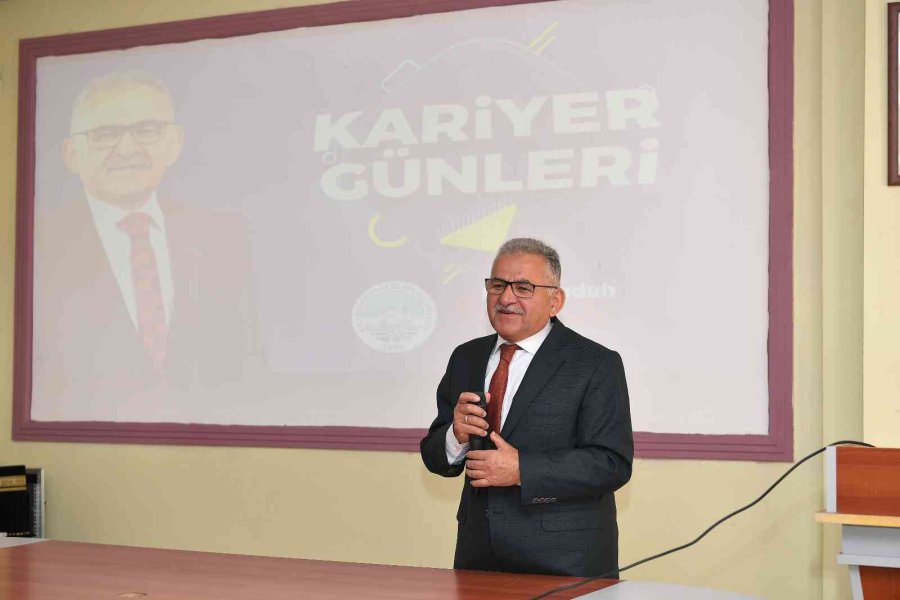 Başkan Büyükkılıç, Kariyer Günleri’nde Öğrencilerle Buluştu