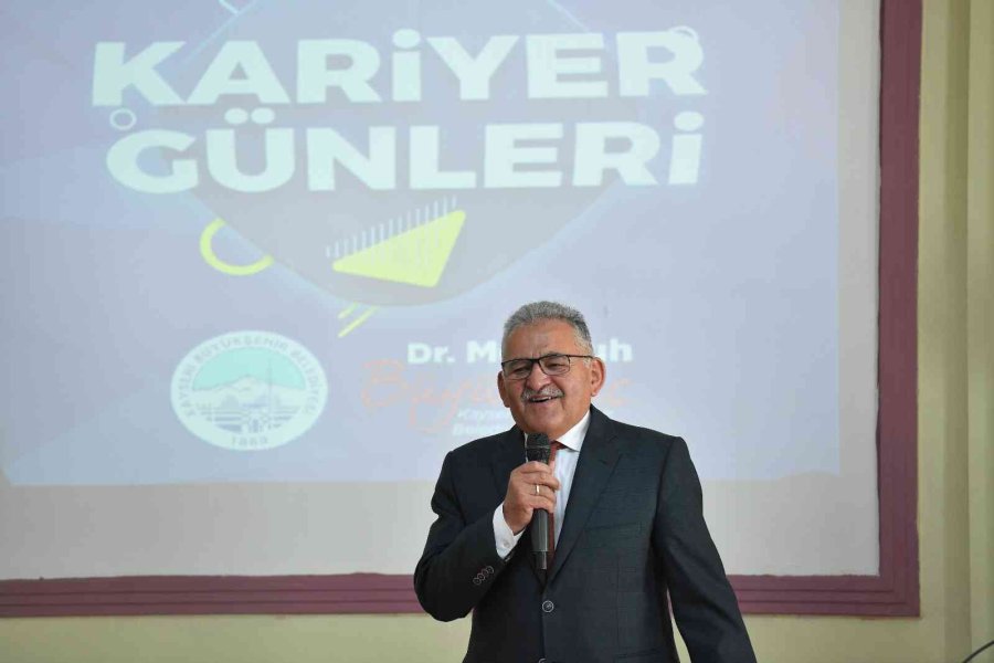 Başkan Büyükkılıç, Kariyer Günleri’nde Öğrencilerle Buluştu