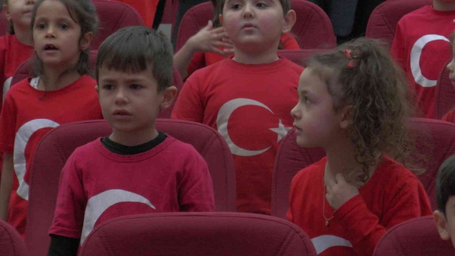 Bin 200 Minik Öğrenci İle ’29 Ekim Cumhuriyet Bayramı Konseri’