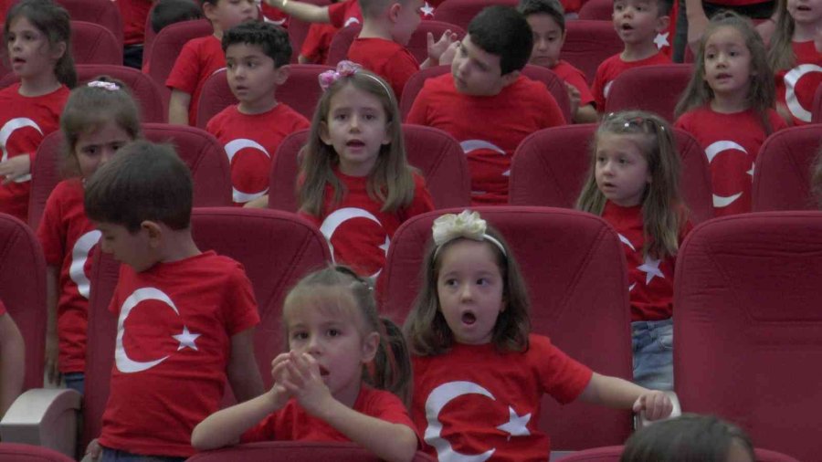 Bin 200 Minik Öğrenci İle ’29 Ekim Cumhuriyet Bayramı Konseri’