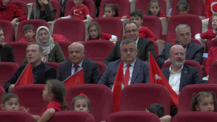 Bin 200 Minik Öğrenci İle ’29 Ekim Cumhuriyet Bayramı Konseri’