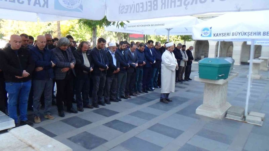 Kazada Hayatını Kaybeden Rümeysa Toprağa Verildi