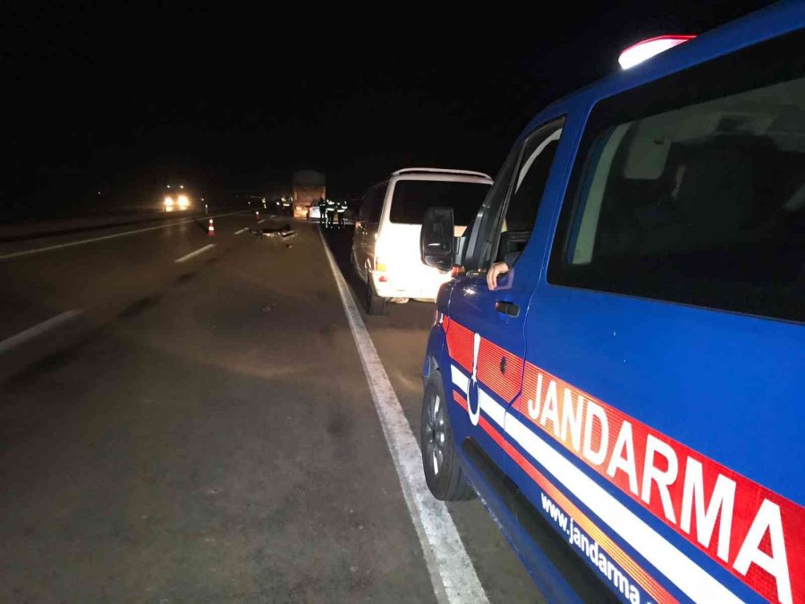 Konya’da Hafif Ticari Araç Kamyona Çarptı: 1 Ölü, 3 Yaralı