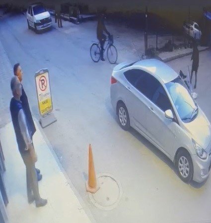 Boşanma Aşamasındaki Karısını Sokakta Vuran Adama 14 Yıl Hapis: Olay Anı Görüntüleri Ortaya Çıktı