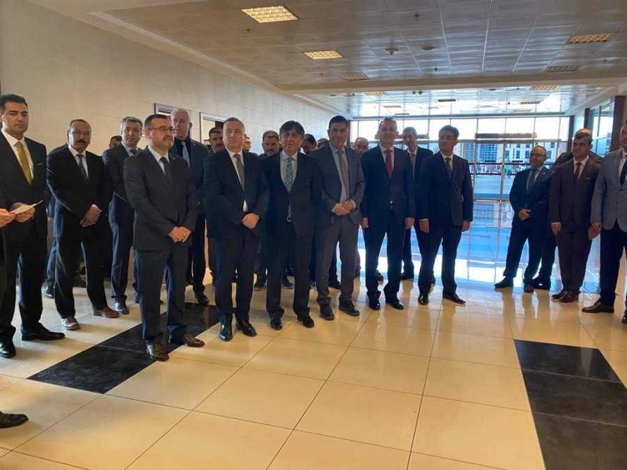 30 Yılda Çizdiği Resimleri Çalıştığı Adliyede Sergiledi