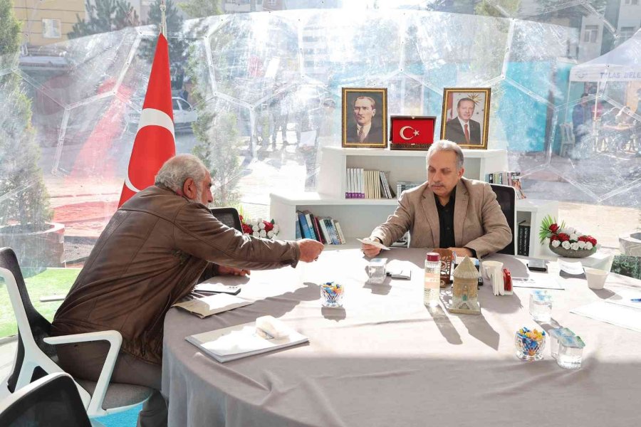 Şeffaf Oda Hız Kesmiyor