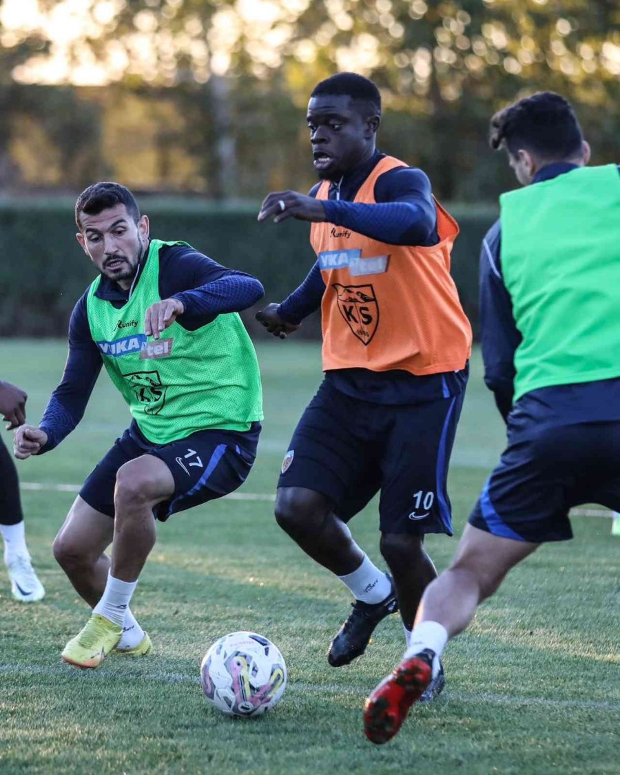 Kayserispor, Adana Demirspor Hazırlıklarını Sürdürüyor