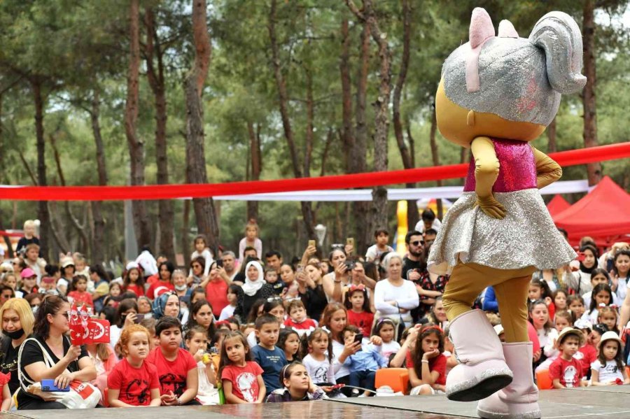 Konyaaltı’nda Cumhuriyet’in 99. Yılı Ceylan Ertem’le Kutlanacak