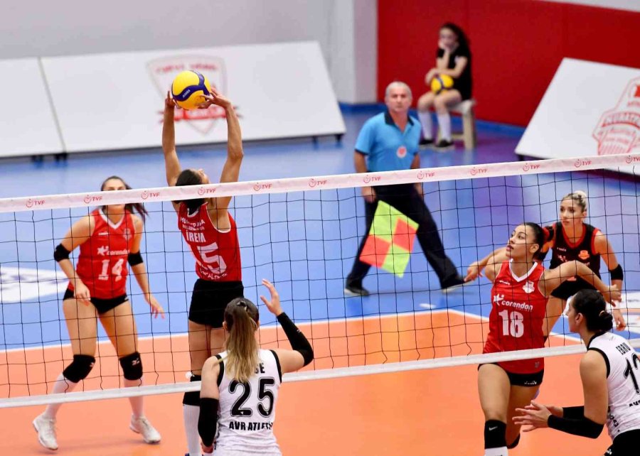 Muratpaşa’nın Sultanlarından Anlamlı Pankart