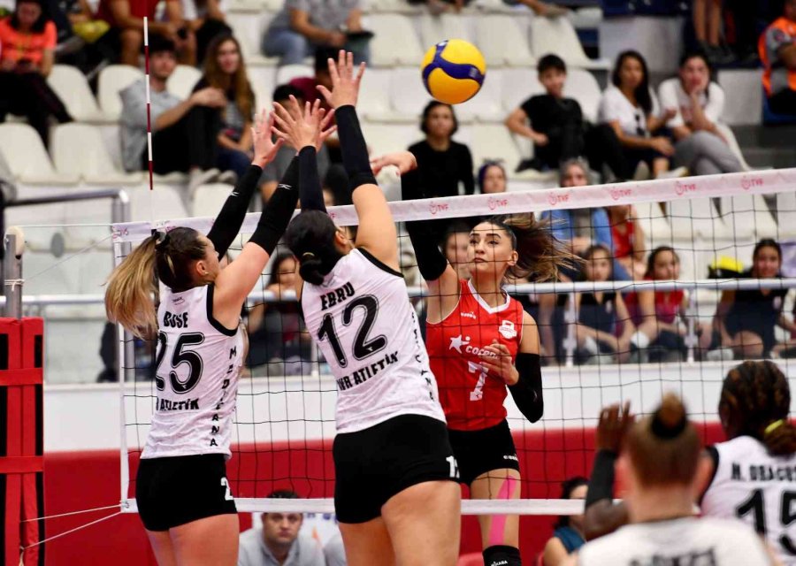 Muratpaşa’nın Sultanlarından Anlamlı Pankart