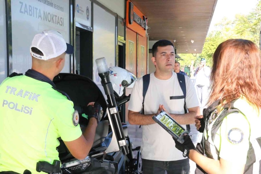 Scooterda Biri Çocuk 4 Kişiyle Ölüme Meydan Okuyan Yolculuk