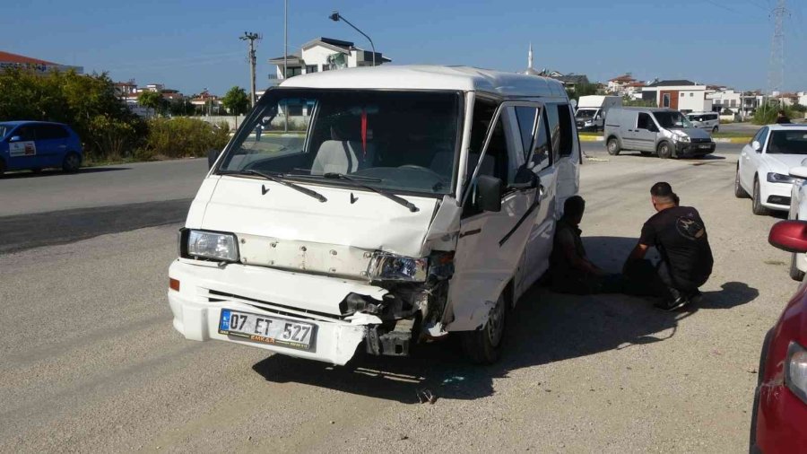 Antalya’da Yaralanan Ticari Araç Sürücüsüne İlk Müdahaleyi Vatandaş Yaptı