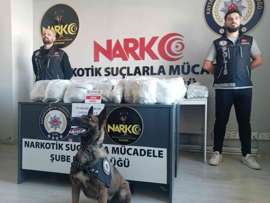Kiralık Araçtan 53 Kilo Uyuşturucu Madde Ele Geçirildi