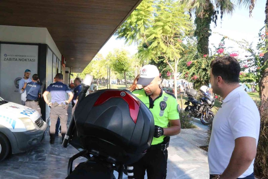 Scooterda Biri Çocuk 4 Kişiyle Ölüme Meydan Okuyan Yolculuk