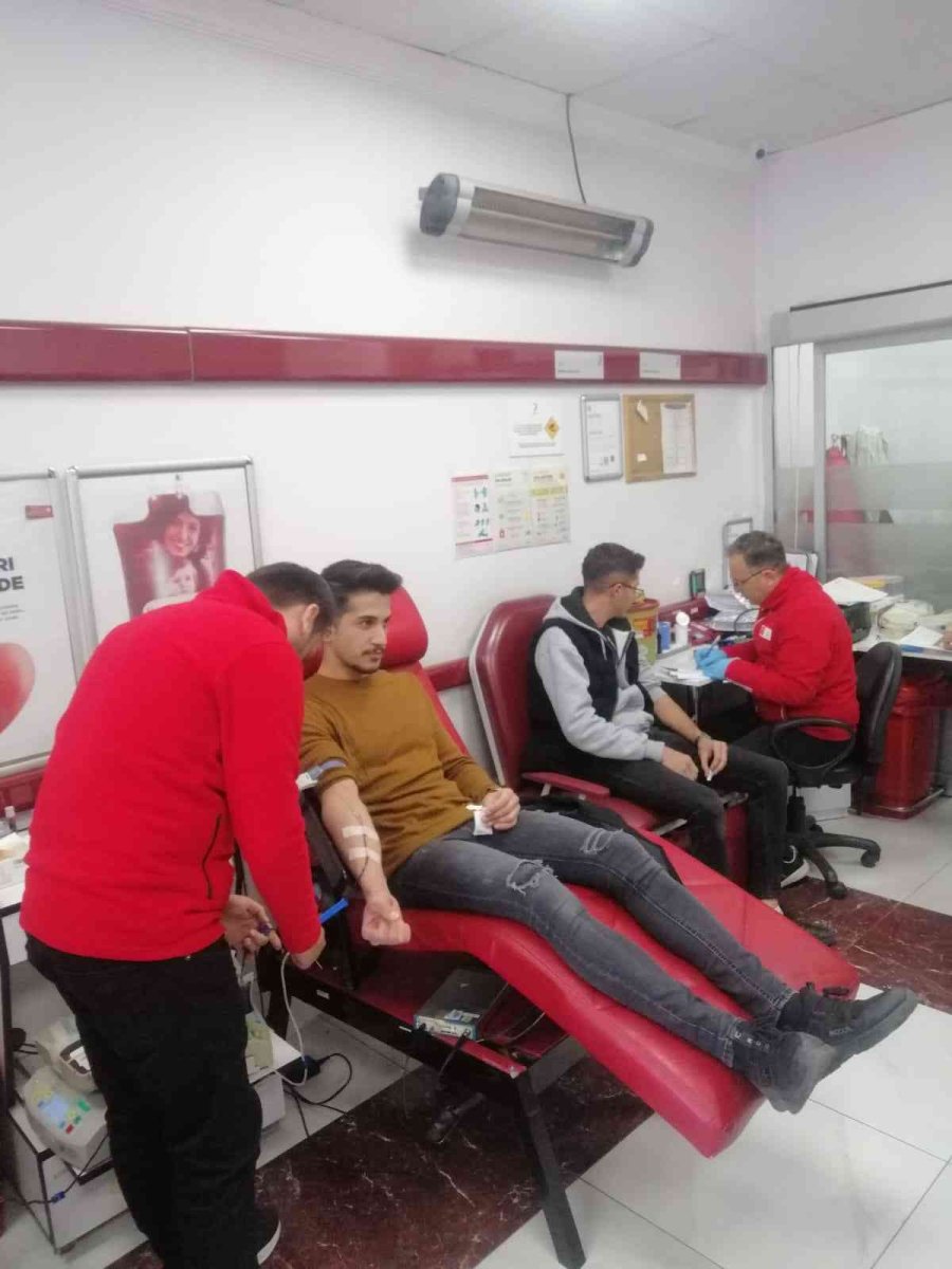 Erü Spor Bilimleri’nden ‘1 Kan, 3 Can 1 Fidan” Etkinliği