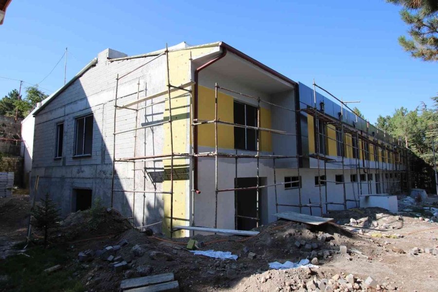 Özdoğan: "ilçemize Modern Tesisler Kazandırma Yolunda Emin Adımlarla İlerliyoruz"