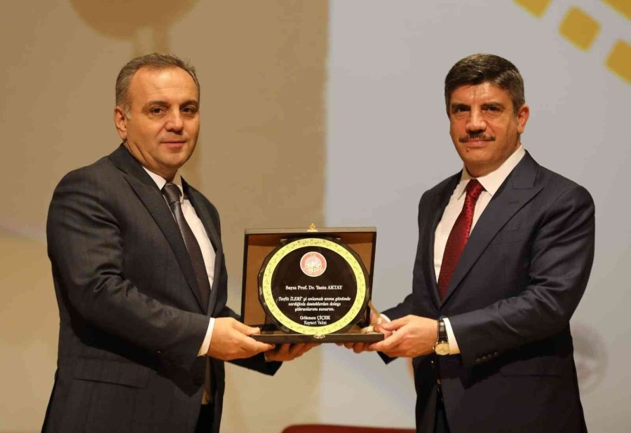 Erü’de “tevfik İleri’yi Anlamak” Programı Düzenlendi