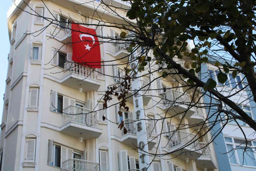 Eskişehir Sokakları Türk Bayrakları Ve Flamalarıyla Cumhuriyet Bayramı’nı Kutlamaya Başladı