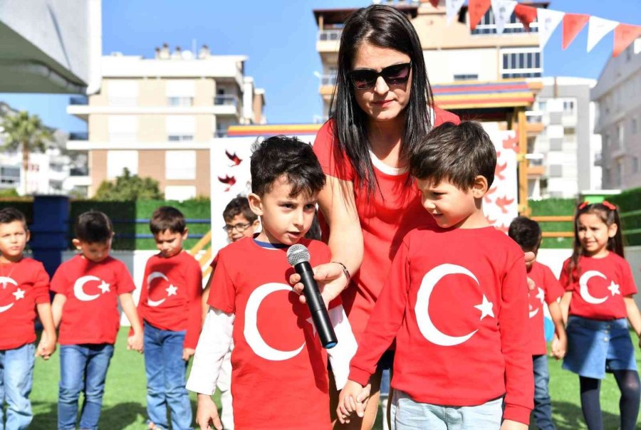 Konyaaltı Kreşlerinde Cumhuriyet Coşkusu