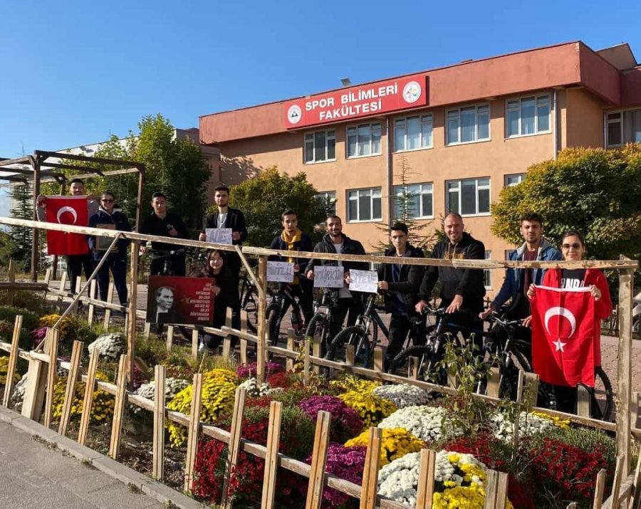 Erü Öğrencilerinden Cumhuriyet Bayramı Etkinliği