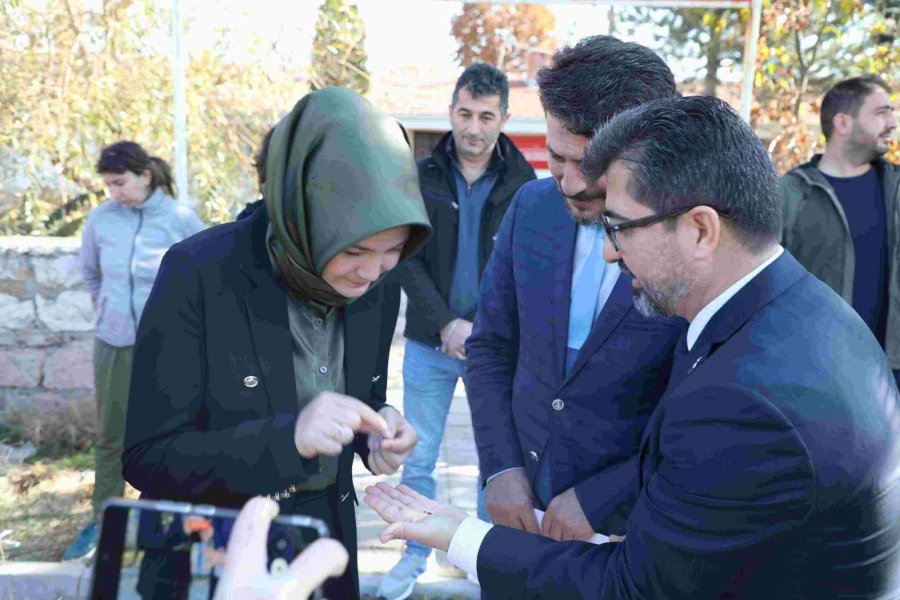 Eskişehir’de Çiftçilere Macar Fiği Tohumu Dağıtıldı