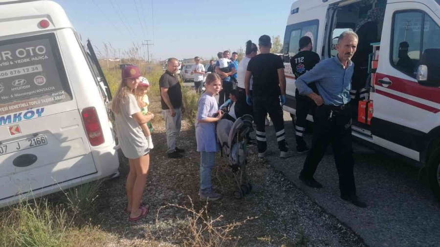 Kaza Sonrası Büyük Korku Yaşayan Rus Kadın Turist Çocuğuna Sarılarak Teselli Buldu