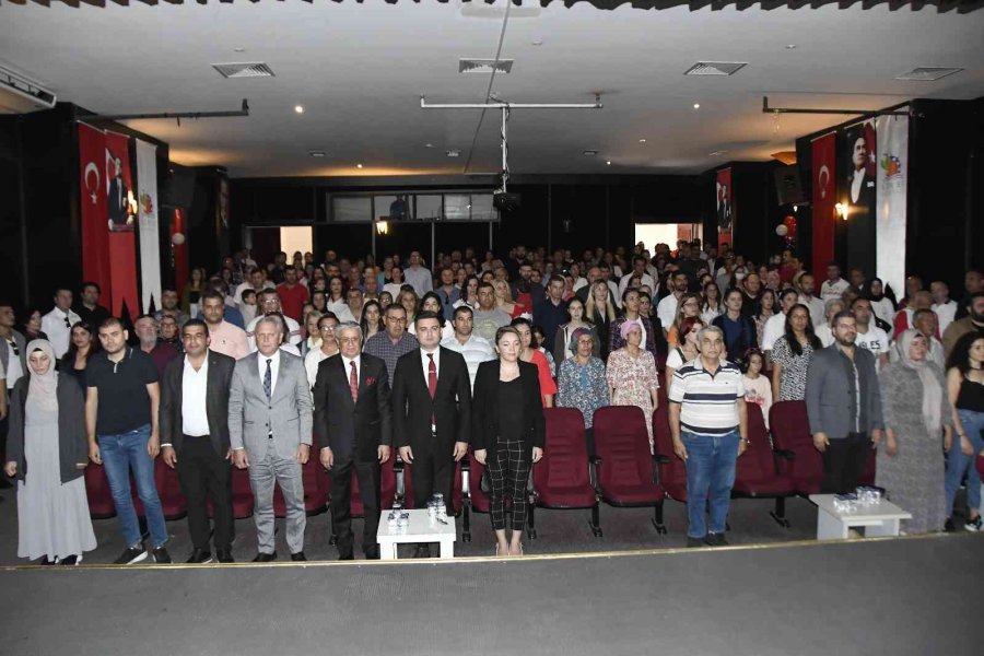 Minik Öğrencilerden Büyük Gösteri