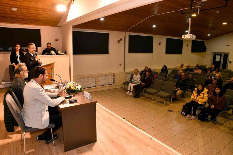 Kent Ve Kültür Söyleşileri’nin Konuğu Gazeteci Barış İnce Oldu