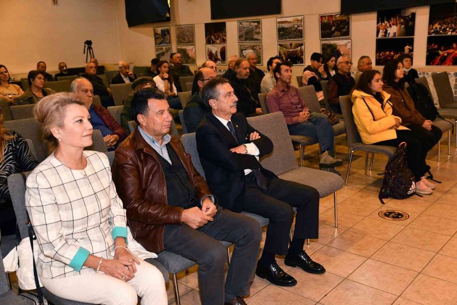 Kent Ve Kültür Söyleşileri’nin Konuğu Gazeteci Barış İnce Oldu