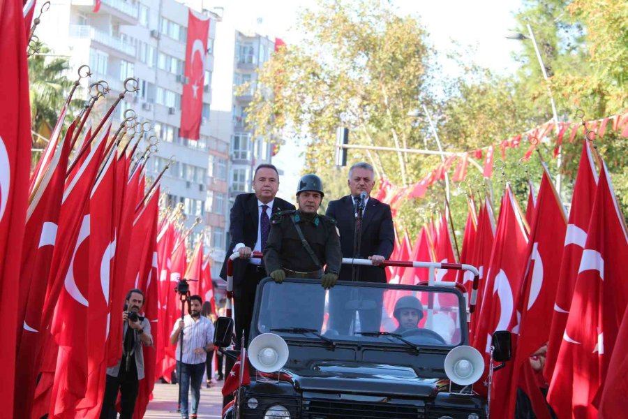 Antalya’da 29 Ekim Cumhuriyet Bayramı Coşkuyla Kutlandı