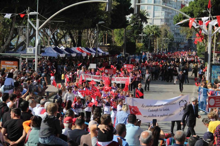 Antalya’da 29 Ekim Cumhuriyet Bayramı Coşkuyla Kutlandı