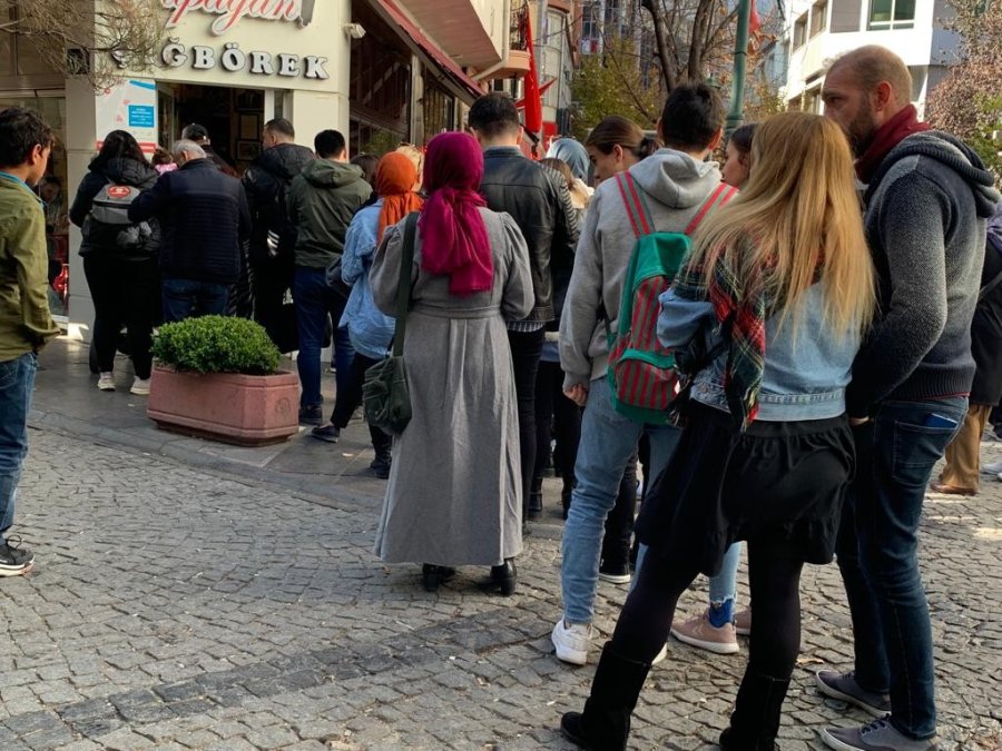 Çibörekçiler Turistlerle Doldu Taştı