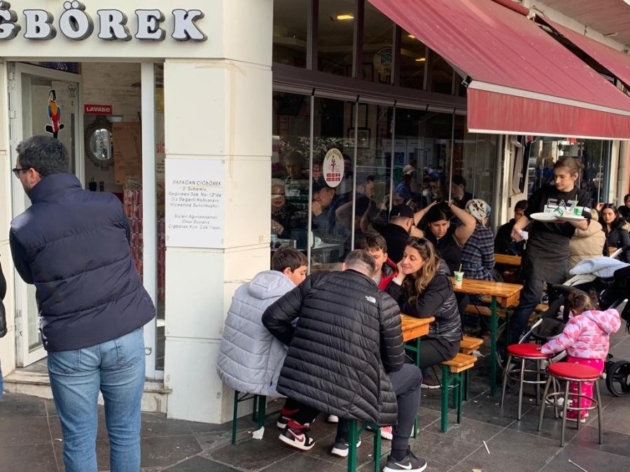 Çibörekçiler Turistlerle Doldu Taştı