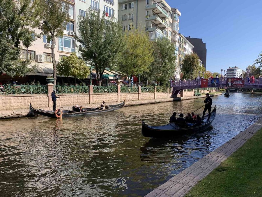 Cumhuriyet Bayramı’nda Gondol Seferlerinin Ardı Arkası Kesilmedi