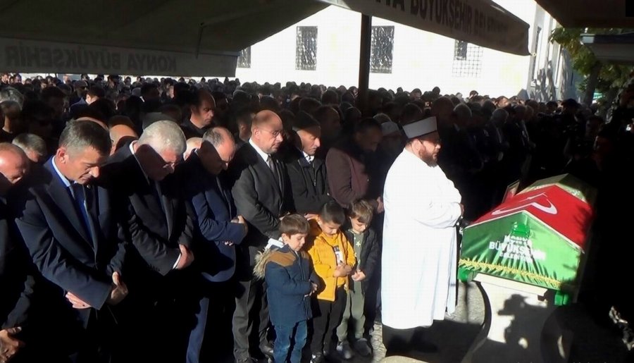 Akşener, Vefat Eden Konya İl Başkanı Tozoğlu’nun Cenazesine Katıldı